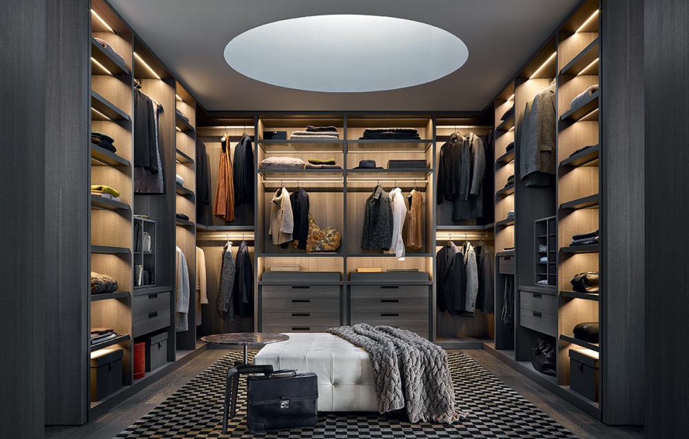 Poliform Senzafine wardrobe with Onda pouf and Tribecca coffee table