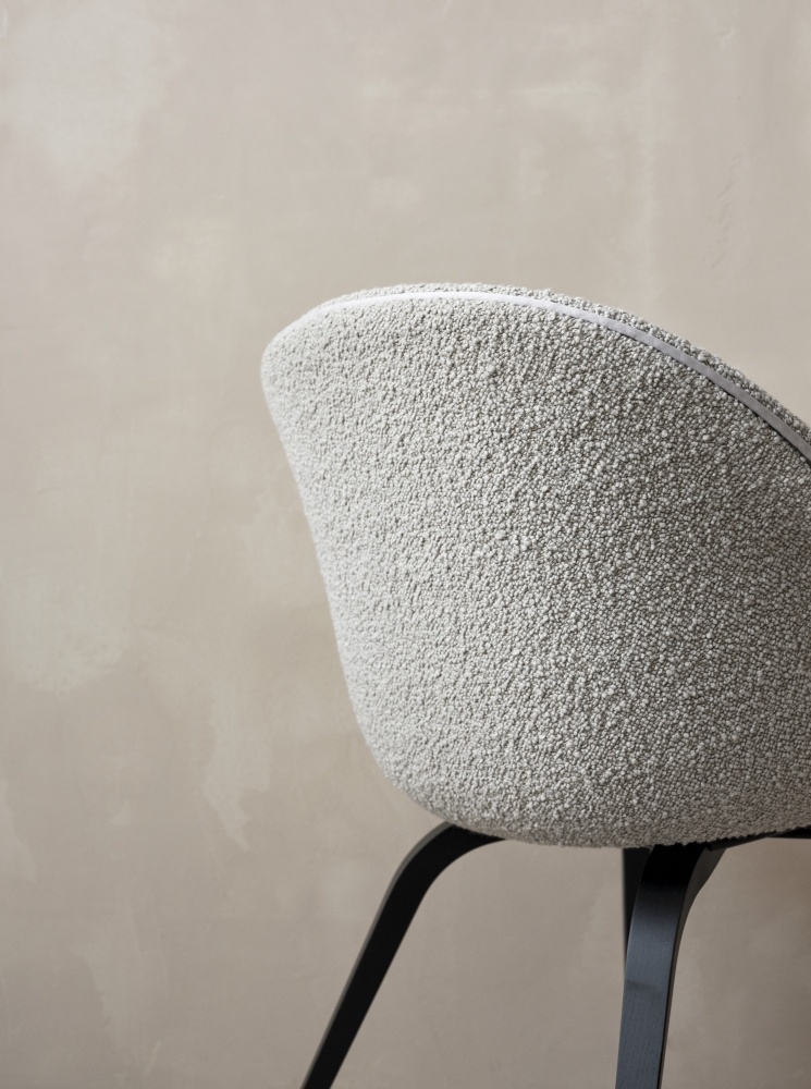 Gubi Bat dining chair