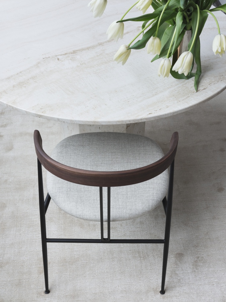 Gubi Violin dining chair