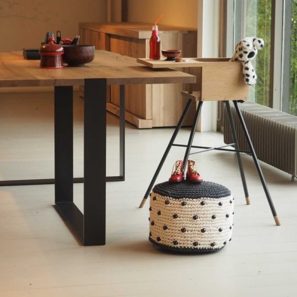 Pilat & Pilat Klaas dining table with Annabeth sidetable