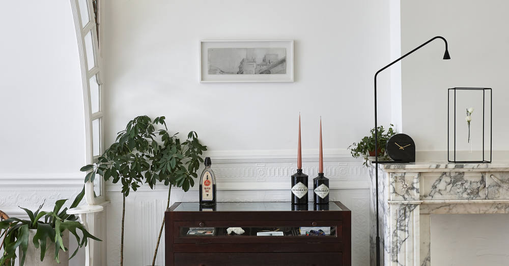 Trizo21
Austere Table